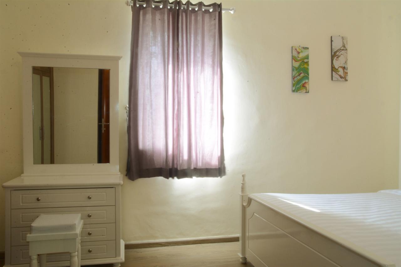 3Br Grand Palace With Private Bathtub By Travelio Giacarta Esterno foto