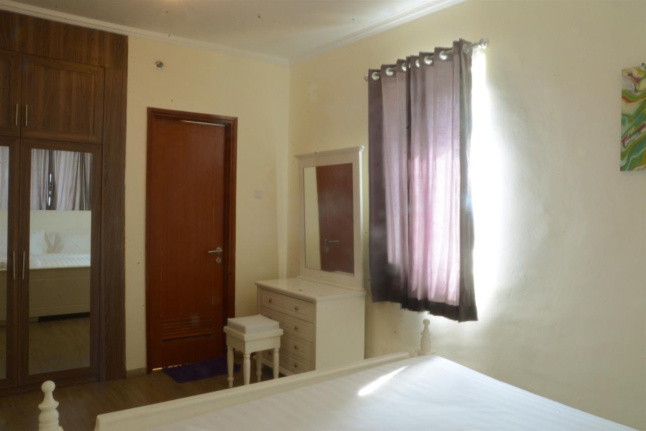 3Br Grand Palace With Private Bathtub By Travelio Giacarta Esterno foto