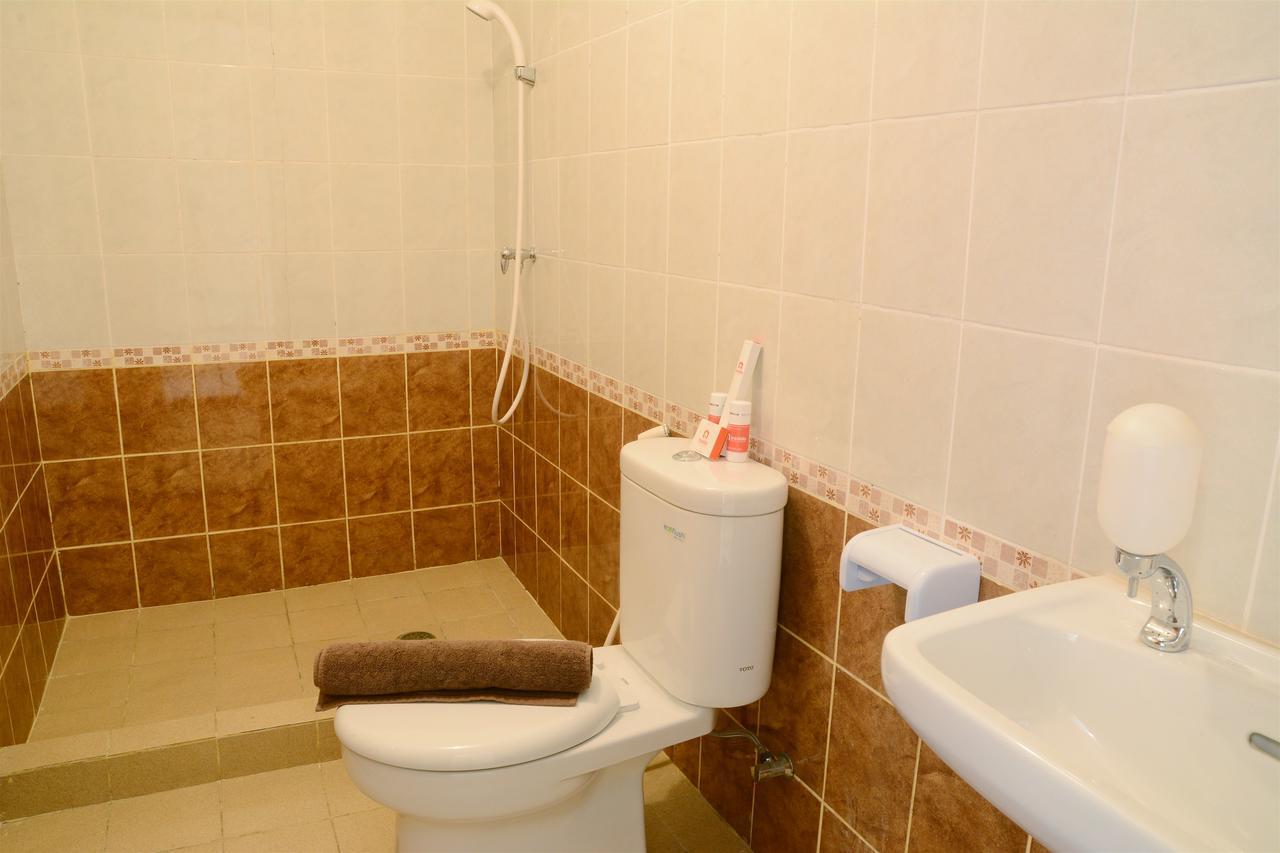 3Br Grand Palace With Private Bathtub By Travelio Giacarta Esterno foto