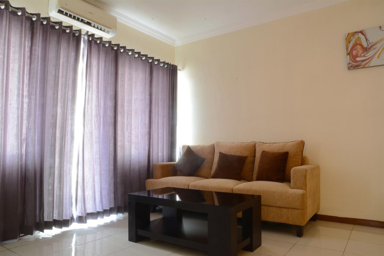 3Br Grand Palace With Private Bathtub By Travelio Giacarta Esterno foto